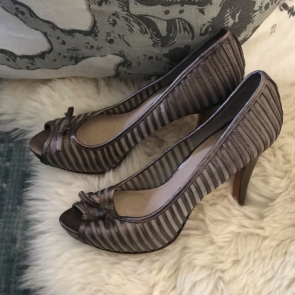 Joan & David Shoes - Joan & David peep-toe platform heels - 8M